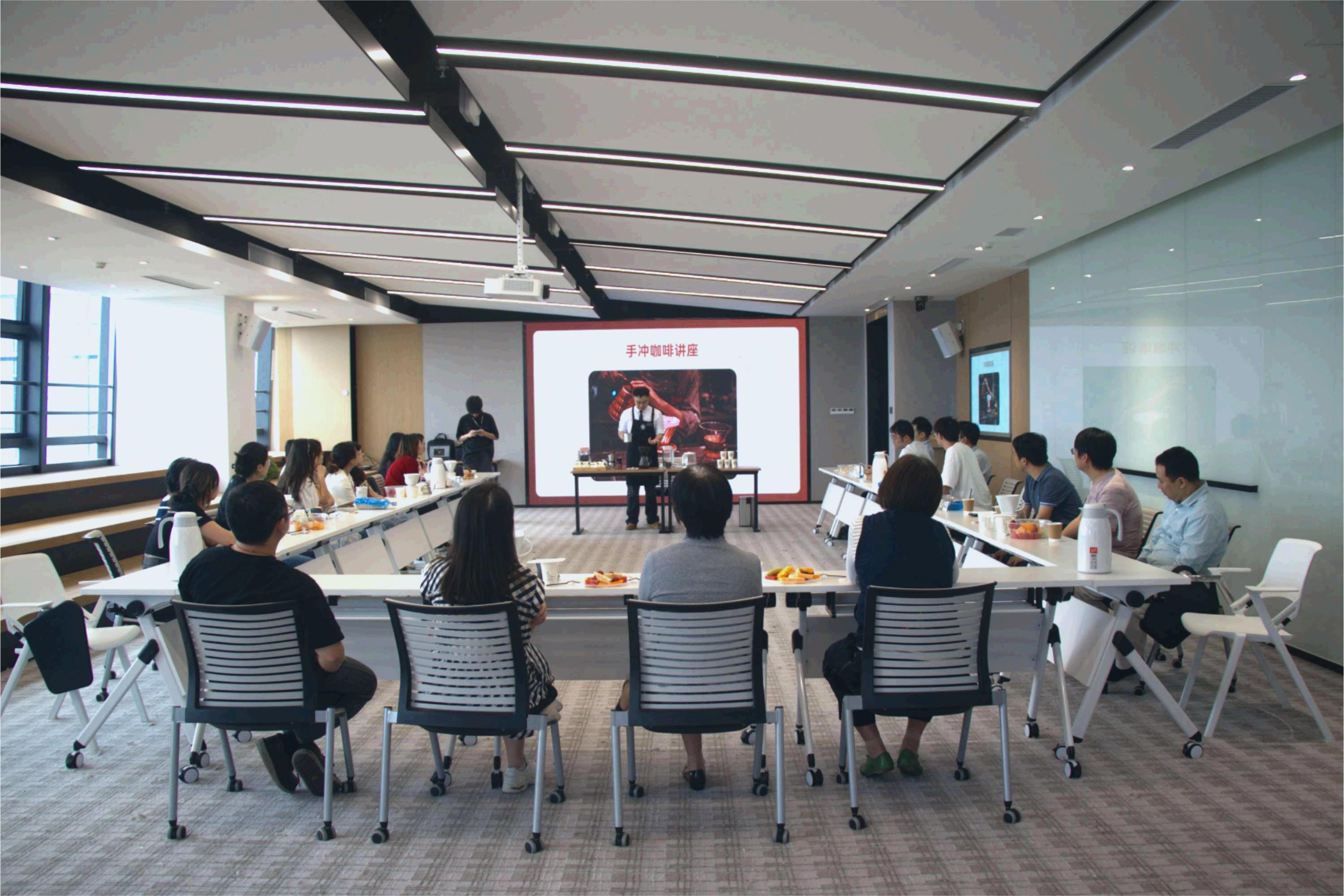 当科研人对话手冲咖啡：广东省智能院工会开展“乐享五一”主题沙龙活动