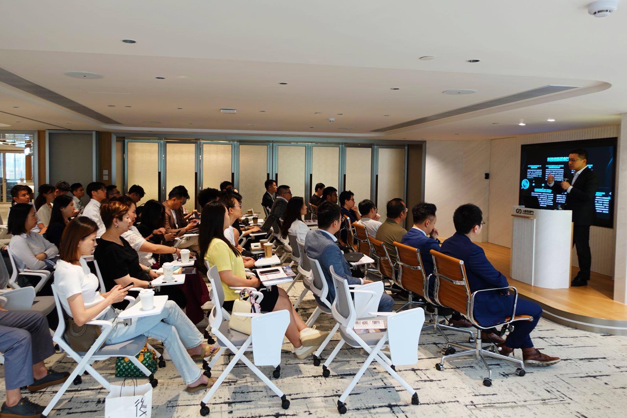 助力琴澳产业交流发展 | 粤港澳脑智工程中心举办“科创企业成长之路”专题讲座及交流活动